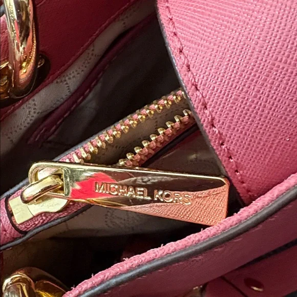 Michael Kors βCynthiaβ Saffiano Leather Satchel - Picture 8 of 16